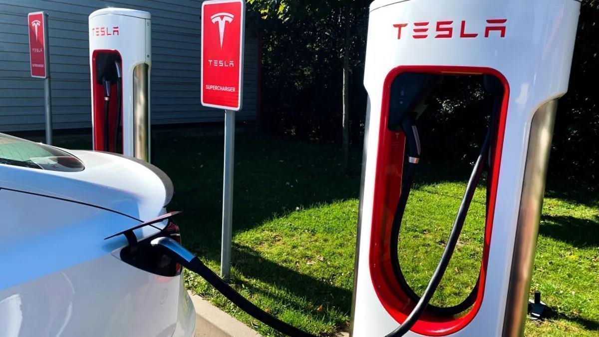 Elektrik araç şarj istasyonu fiyatları: AC & DC şarj ücretleri (2026)
