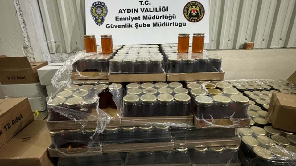 Gıda operasyonunda 2 tonu aşkın sahte bal ele geçirildi