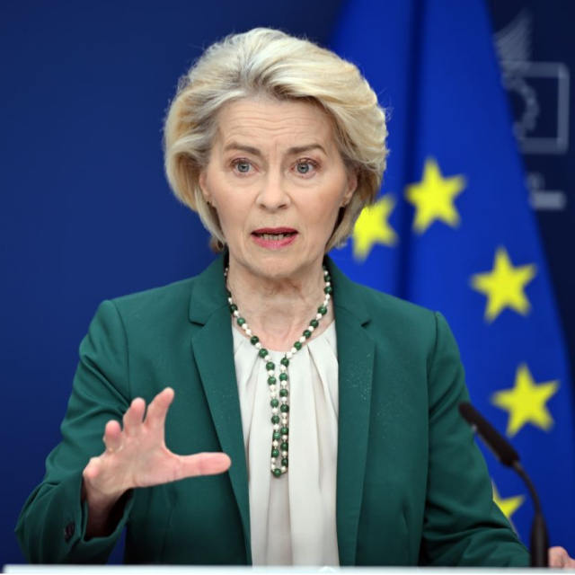 AB: Fosil yakıtlara bağımlılık savunmasız bıraktı