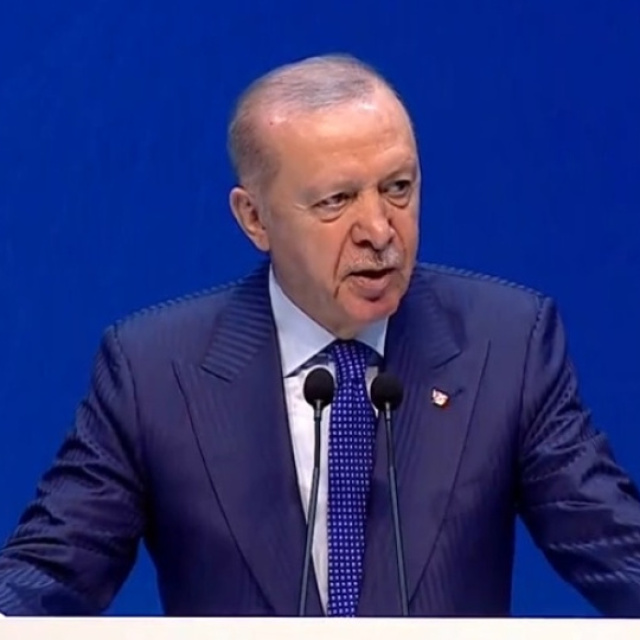 Erdoğan: İşgücü piyasalarımız yeni baskılara maruz kalıyor