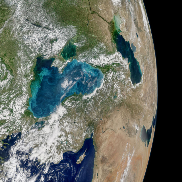 Karadeniz’de üç tankere İHA saldırısı