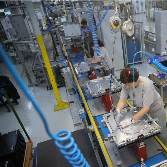 Euro Bölgesi ve AB’nin sanayi üretiminde ılımlı artış