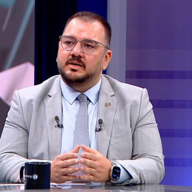 “Hem ürettiğimiz hem de tedarik ettiğimiz ürünlerde maliyetimiz artıyor”