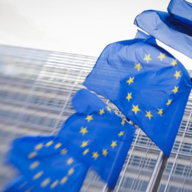 Euro Bölgesi’nde bileşik PMI 3 ayın zirvesine çıktı